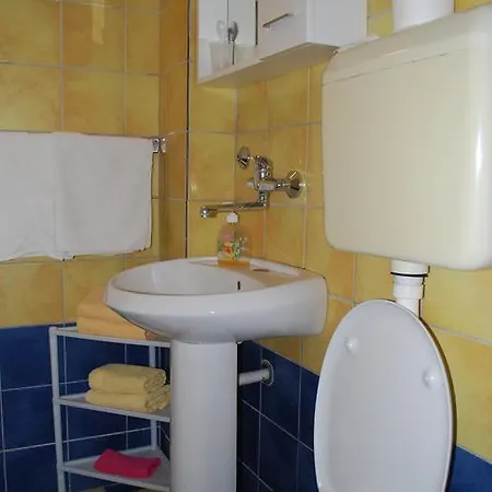 アパート Paunovic