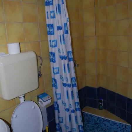 アパート Paunovic