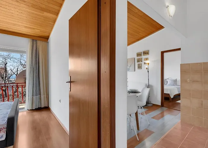 Paunovic Макарська